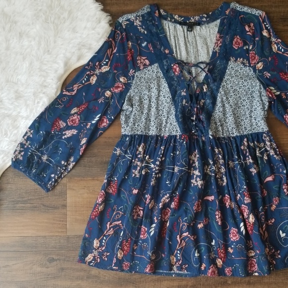 Signature Studio Large Blue Floral Boho Flowy Top - Picture 2 of 8